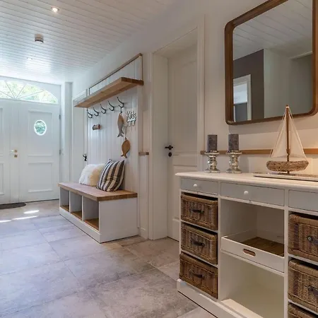 Reetdachhaus Unter Reet Reetdachhaus Unter Reet I *