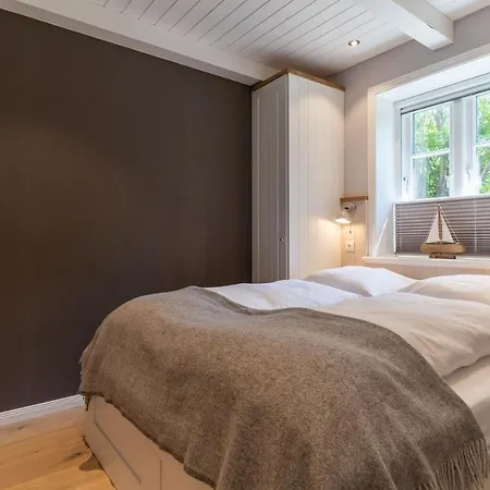 Holiday home Reetdachhaus Unter Reet Reetdachhaus Unter Reet I