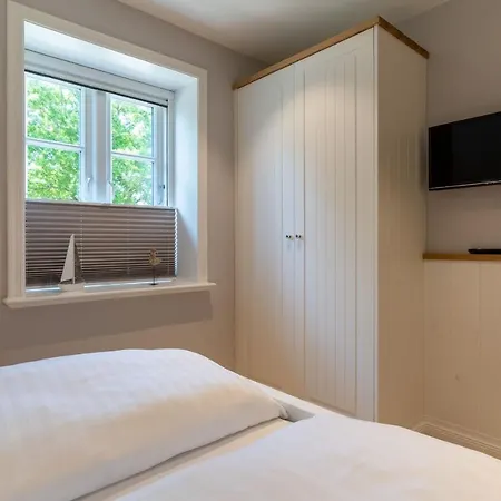 Reetdachhaus Unter Reet Reetdachhaus Unter Reet I