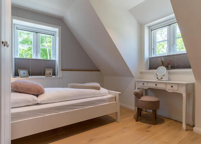 Reetdachhaus Unter Reet Reetdachhaus Unter Reet I *